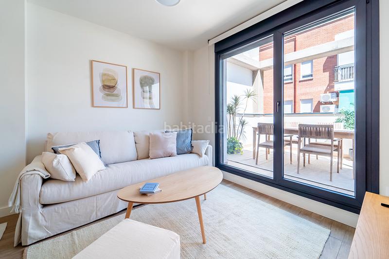 Foto 699a8dbc-8231-43ba-accc-1440fc7ce0eb. Rent penthouse in calle de garcía luna 20 in Ciudad Jardín Madrid