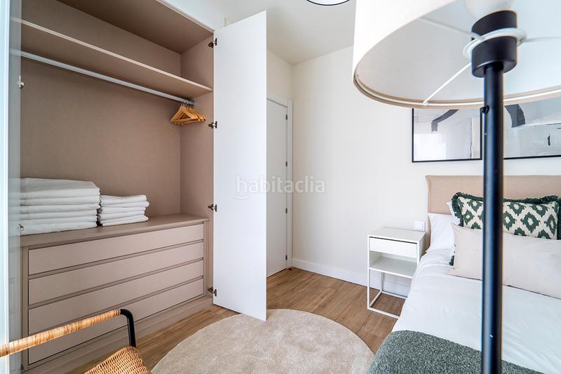 Foto 940ce7cf-5c66-4b83-bd49-ad43d9ad4c8c. Rent penthouse in calle de garcía luna 20 in Ciudad Jardín Madrid