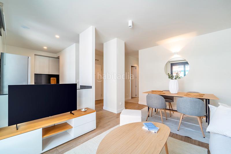 Foto c9eec633-4981-4838-bf08-40f6ab65dc92. Rent penthouse in calle de garcía luna 20 in Ciudad Jardín Madrid