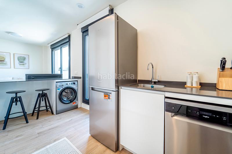 Foto d1c09070-1ec4-4289-b891-0794a4459cbc. Rent penthouse in calle de garcía luna 20 in Ciudad Jardín Madrid