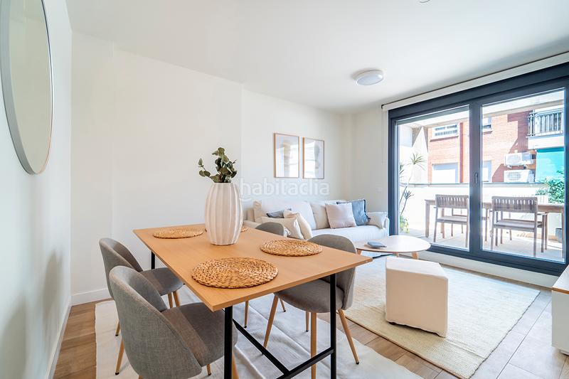 Foto d9496125-978c-42db-930b-b0ec8cadf1e9. Rent penthouse in calle de garcía luna 20 in Ciudad Jardín Madrid