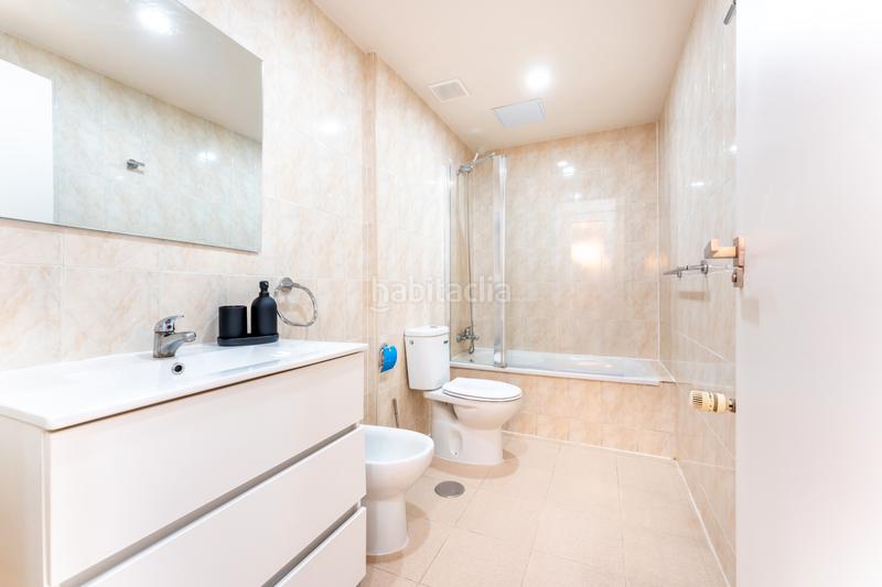 Foto 3aff5c0f-3242-451c-8a67-e4f4ea56bc12. Miete dachwohnung in calle del pintor ignacio de zuloaga 4 in Madrid