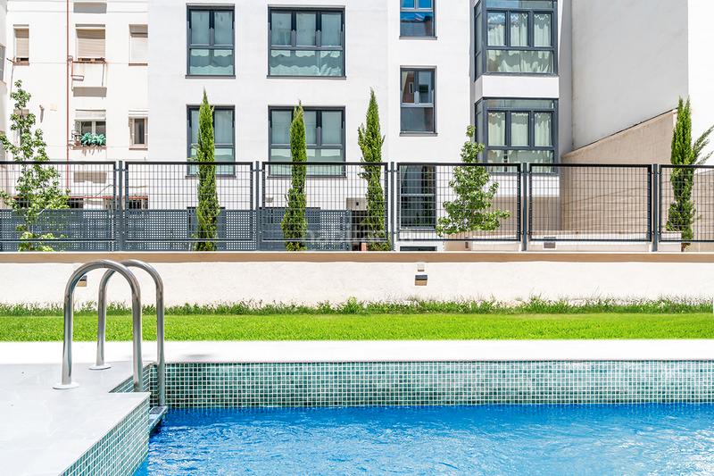 Foto b3ac0dda-c6fa-44ac-a157-9dce537a4c00. Miete appartement in calle de garcía luna 20 in Ciudad Jardín Madrid