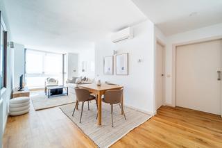 Rent Flat en Calle de isabel clara eugenia 39