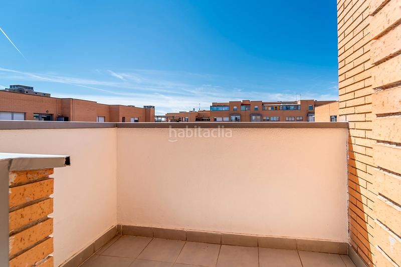 Foto fa9e6ce5-add7-471e-b521-e58ed8573671. Lloguer àtic a calle de isabel clara eugenia 37 a Madrid