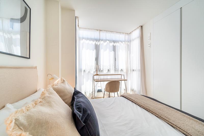 Foto 7294fc93-c238-42d5-bbd3-f90c5c210308. Location attique dans calle de garcía luna 20 dans Ciudad Jardín Madrid