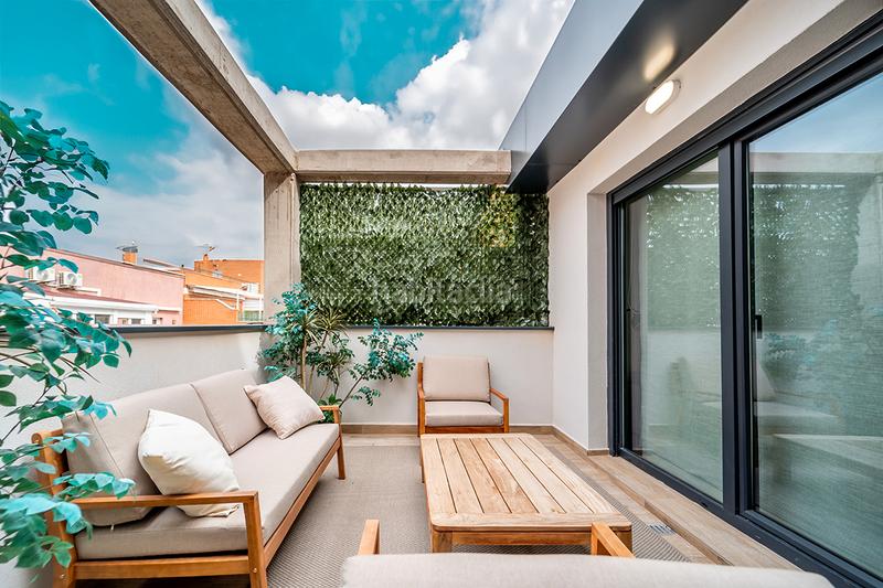 Foto 55bfbf36-9e0b-4bbc-b79b-4311d9b7d986. Rent penthouse in calle de garcía luna 20 in Ciudad Jardín Madrid