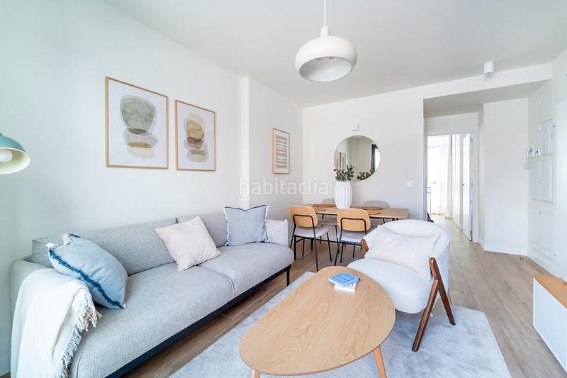 Foto 980b7fc7-91ac-4e56-8376-d3b2bb1a38bb. Rent penthouse in calle de garcía luna 20 in Ciudad Jardín Madrid