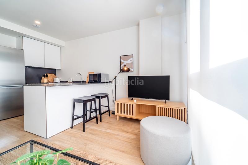 Foto 1d630cc9-d022-405d-8b95-a58bb2eb40f8. Lloguer apartament a calle de garcía luna 20 a Ciudad Jardín Madrid