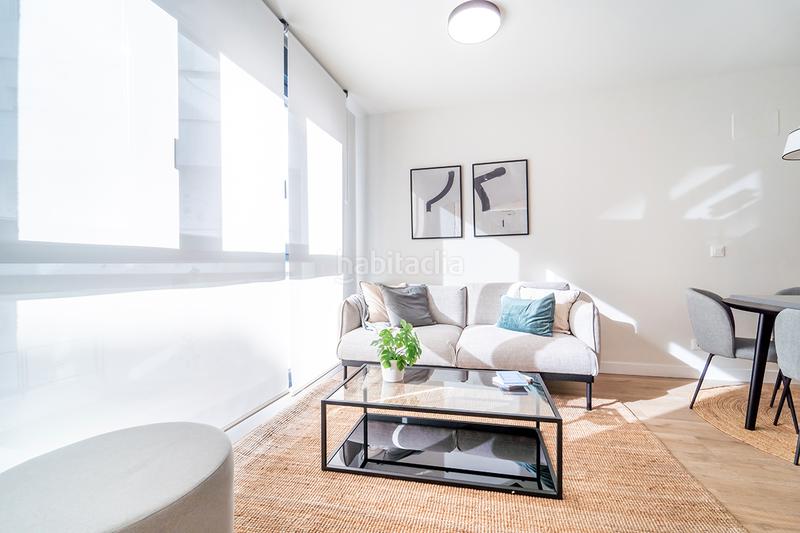 Foto d8f97a30-5ccd-44c0-bcca-ee83670b91bd. Location appartement dans calle de garcía luna 20 dans Madrid