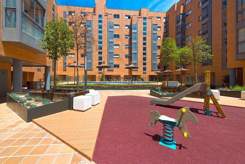 Foto 99c7abbf-9195-49e4-8aa7-a8cc57a9d7c1. Location appartement dans calle de isabel clara eugenia 43 dans Madrid