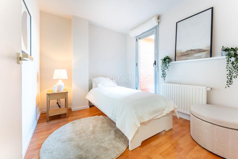 Foto d0ceb219-fb11-4cf2-a98b-0b9d753e3817. Location attique dans calle del pintor ignacio de zuloaga 4 dans Madrid