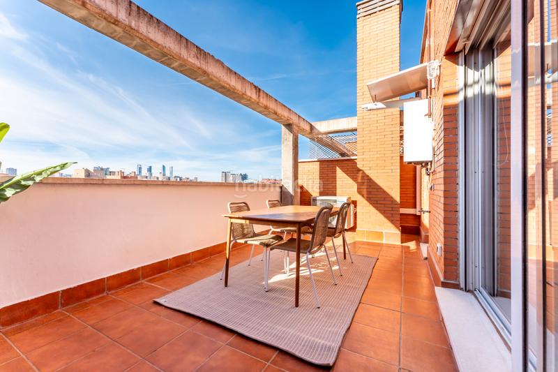 Foto 4f7d574b-6d17-4ac9-b75c-186044018d16. Miete dachwohnung in calle del pintor ignacio de zuloaga 4 in Madrid