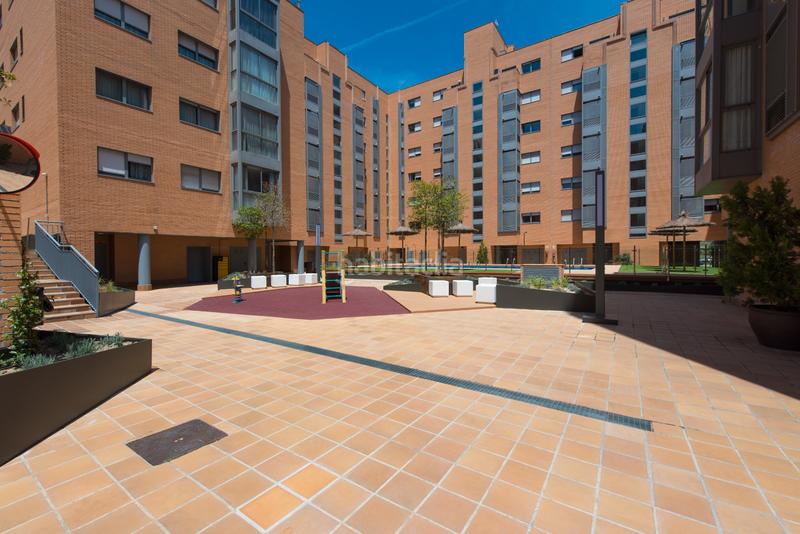 Foto 901cdeea-c2a5-4b9b-a39c-57075d8752f6. Affitto appartamento in calle de isabel clara eugenia 43 in Madrid