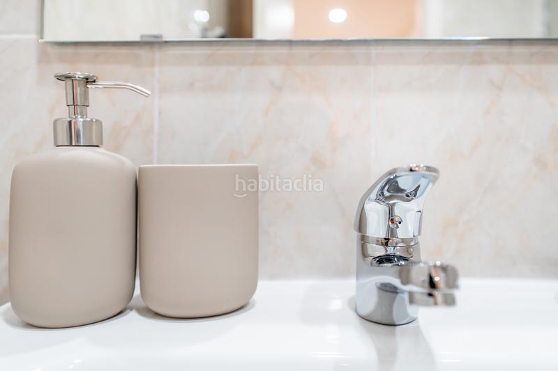 Foto f9f6695b-e0a7-45a5-af29-ff377271b770. Location appartement dans calle del pintor ignacio de zuloaga 16 dans Madrid