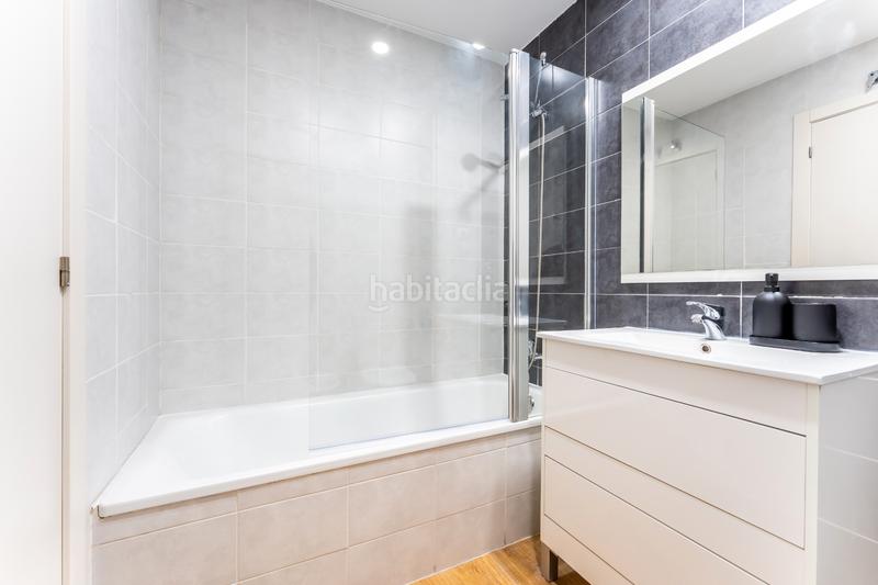 Foto f932bc50-a713-4e0c-b6d7-75c66a2db4a4. Affitto appartamento in calle de isabel clara eugenia 37 in Madrid