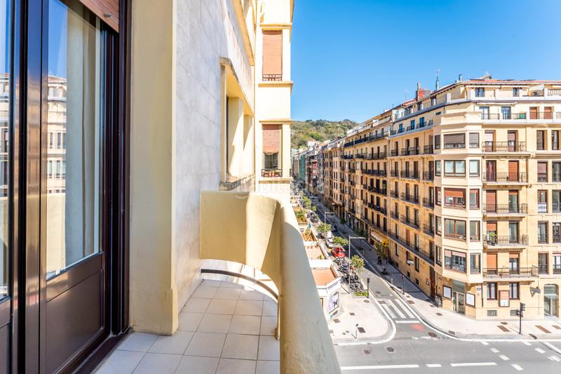 Foto 09f9337c-0512-4419-b9fd-93974da7cfb8. Location appartement dans gran vía 10 dans Gros Donostia - San Sebastián