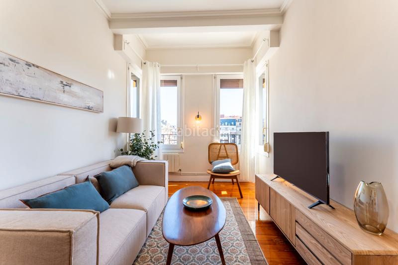 Foto 20637a96-0b9d-402c-8e12-00cd8de69b55. Location appartement dans gran vía 10 dans Gros Donostia - San Sebastián