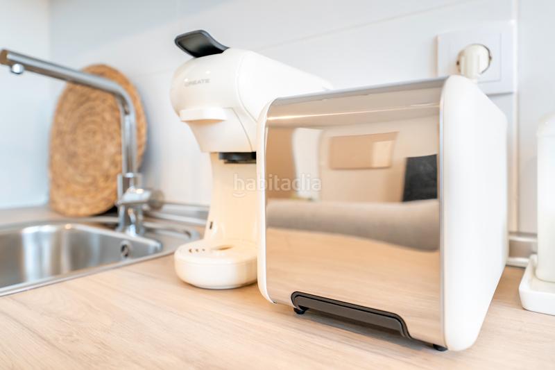 Foto dde61358-1ccf-4ce4-b4f9-36b533dda782. Affitto monolocale in avenida de las ciencias 39 in Sevilla