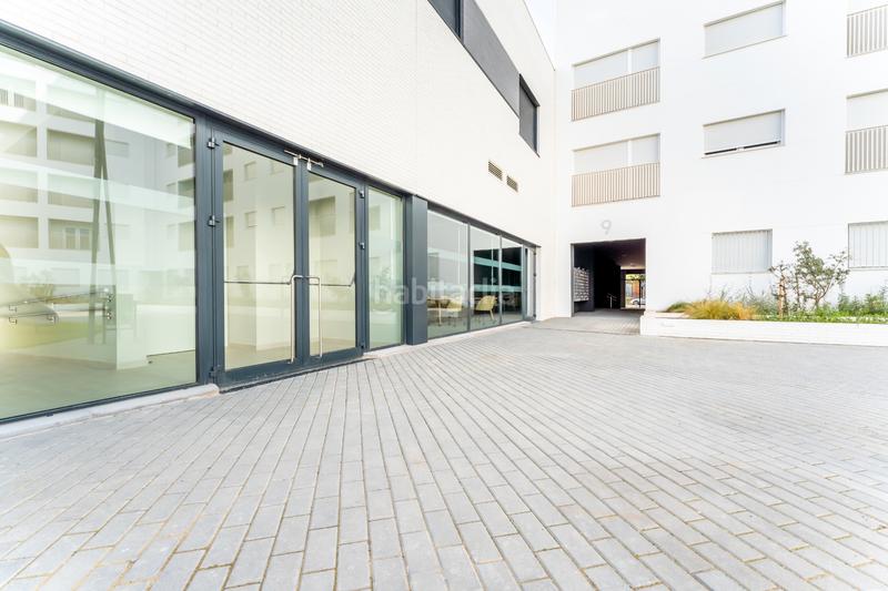 Foto 299aef32-8c6d-4da6-8e13-3a80724797c9. Location studio dans avenida de las ciencias 39 dans Sevilla