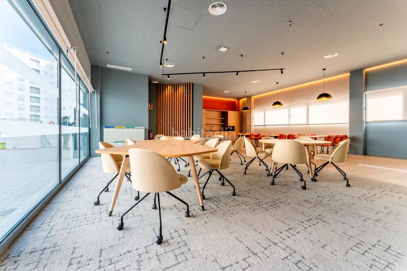 Foto 54d31124-7946-4d57-9cad-d328c4ad4947. Location studio dans avenida de las ciencias 39 dans Sevilla