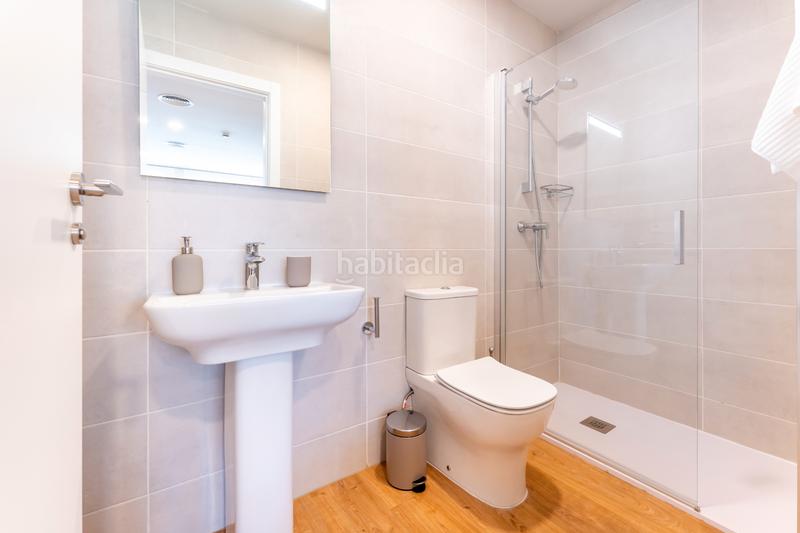 Foto 6b96c4d1-1cd4-4bbb-abd7-5d61f46e4c30. Location studio dans avenida de las ciencias 39 dans Sevilla