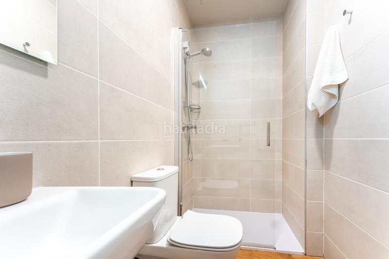 Foto 7a30a4b3-09cd-4c7b-bd07-53ec5912a0f6. Rent studio in avenida de las ciencias 39 in colores - entreparques Sevilla