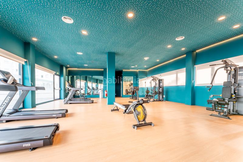 Foto 9a752a94-4961-4306-b4eb-ddb0393503e2. Rent studio in avenida de las ciencias 39 in colores - entreparques Sevilla