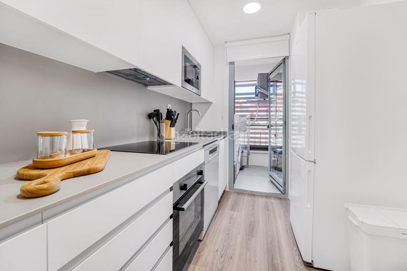 Foto 6d01f552-3779-46b2-9dc7-af398b9c20a0. Lloguer apartament a calle del pintor ignacio de zuloaga 16 a Madrid