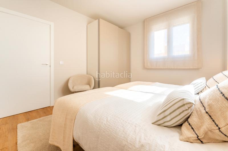 Foto 2fb118c2-d694-457a-8885-458085dc0ab0. Rent flat in avenida de las ciencias 39 in colores - entreparques Sevilla