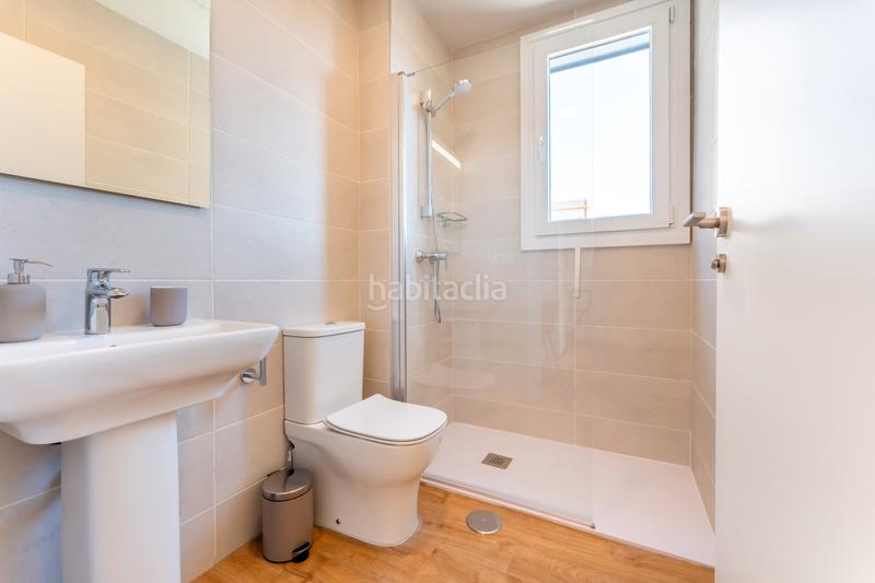 Foto 31681063-1346-4552-a361-727dcd690a53. Rent flat in avenida de las ciencias 39 in colores - entreparques Sevilla