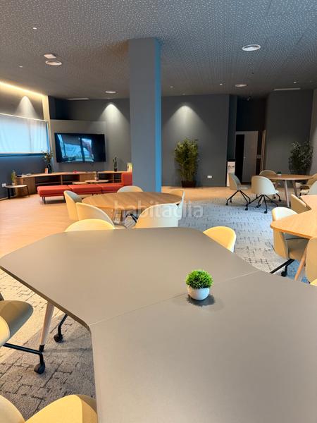 Foto 6c92bda7-8bf8-4486-8e71-8d3adf227844. Rent flat in avenida de las ciencias 39 in colores - entreparques Sevilla