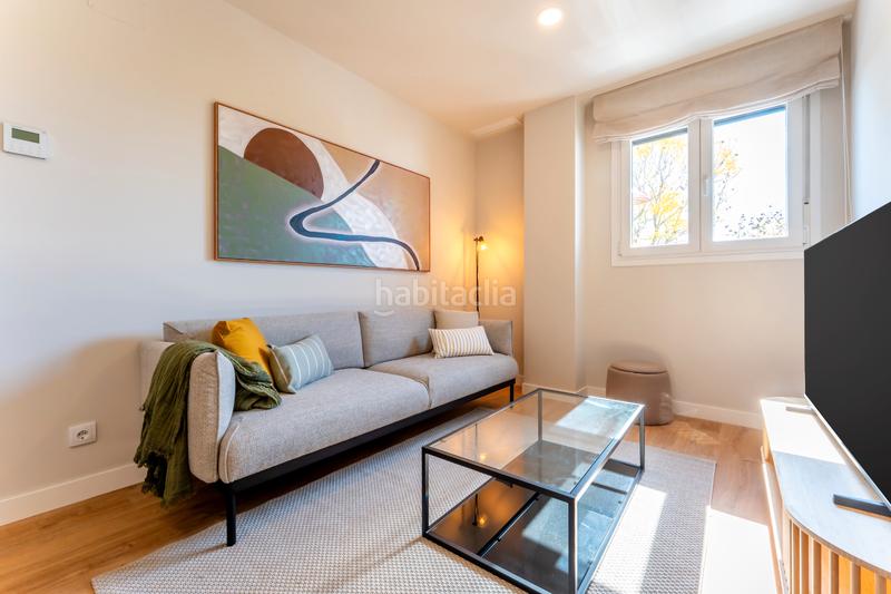 Foto 91990522-84a4-40c8-a2f7-d2345e4ea8ff. Rent flat in avenida de las ciencias 39 in colores - entreparques Sevilla