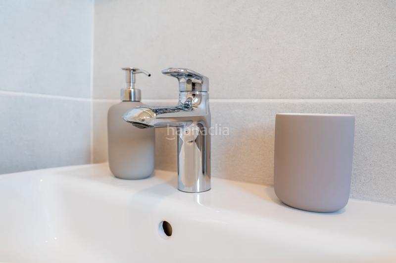 Foto bc9b439e-2b85-4279-b321-4869ce963726. Rent flat in avenida de las ciencias 39 in colores - entreparques Sevilla