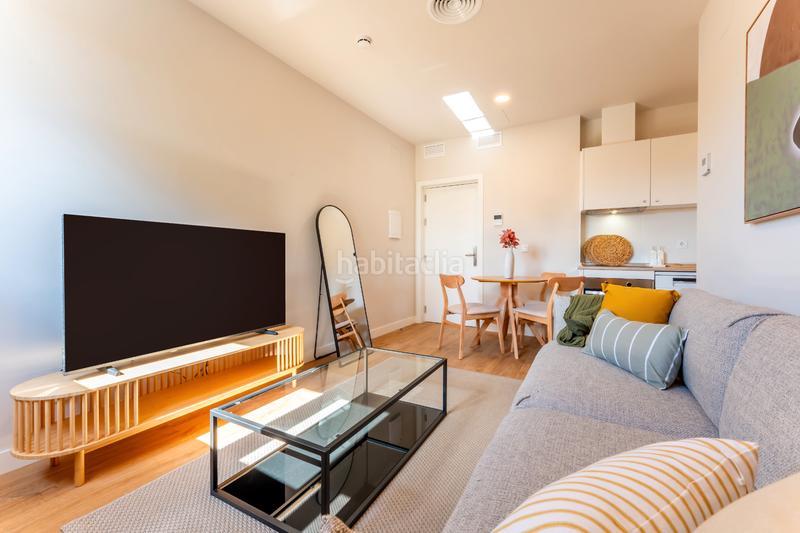 Foto f66137c3-163d-4555-bbf7-e2dc81f6750a. Rent flat in avenida de las ciencias 39 in colores - entreparques Sevilla