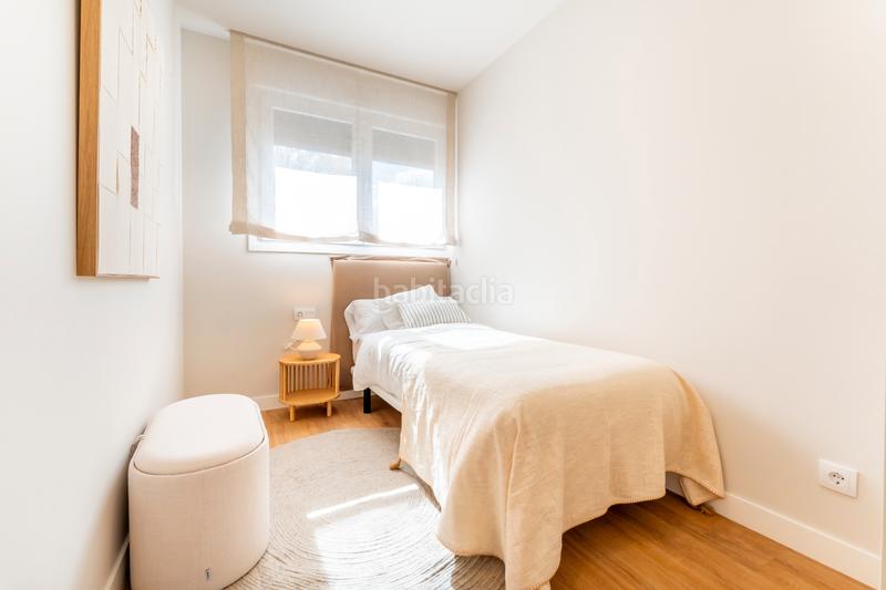 Foto 26090615-f281-464a-aecf-a1fa1e276995. Alquiler piso en avenida de las ciencias 39 en colores - entreparques Sevilla