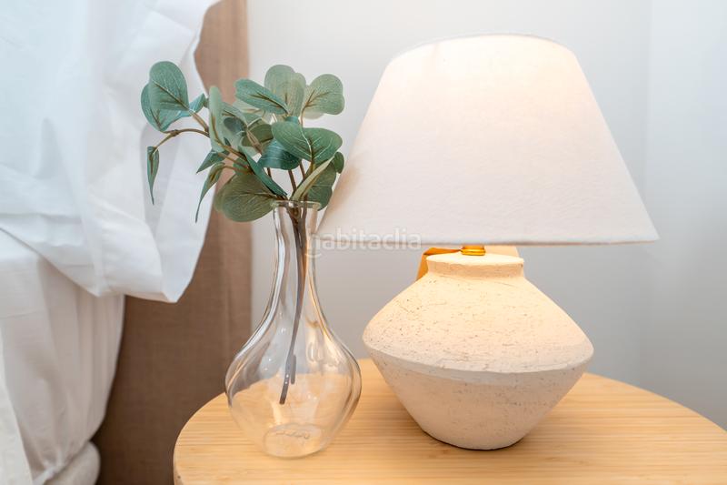 Foto f96e2f4f-0946-4442-90ae-60b63cc5a3ca. Alquiler piso en avenida de las ciencias 39 en colores - entreparques Sevilla