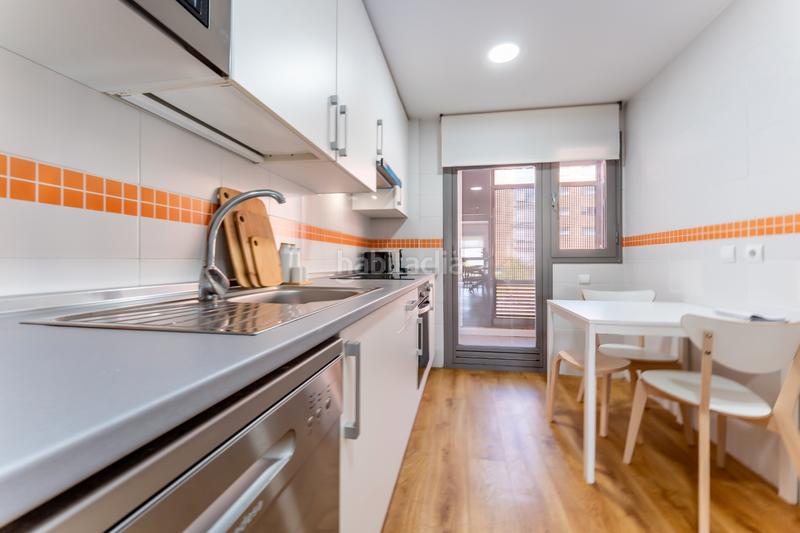 Foto 56b9d6f0-7eb4-4a87-ac82-6ffa6069111c. Affitto appartamento in calle de isabel clara eugenia 35 in Madrid