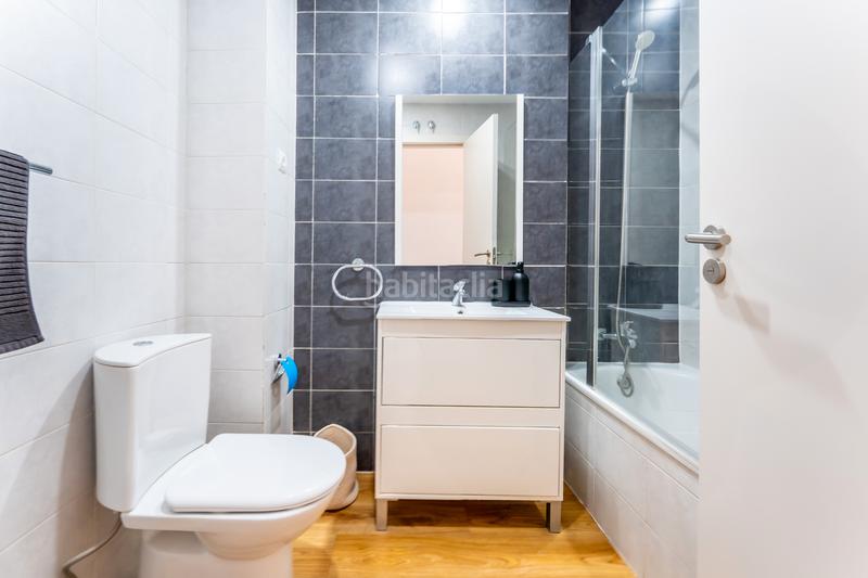 Foto 1acdd47c-aaec-4dee-87c5-29a3bf1e6d1e. Lloguer pis a calle de isabel clara eugenia 35 a Madrid