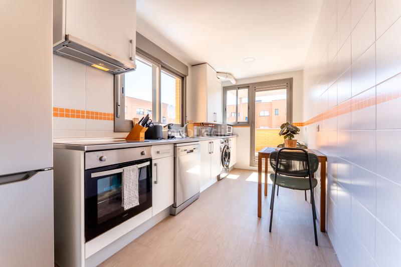 Foto 05e10be5-f448-45f6-9785-253adb7354aa. Location attique dans calle de isabel clara eugenia 43 dans Madrid