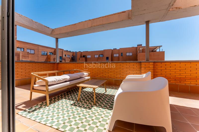 Foto bda807c3-902a-4b78-aa5c-f7d39a328505. Miete dachwohnung in calle de isabel clara eugenia 43 in Madrid