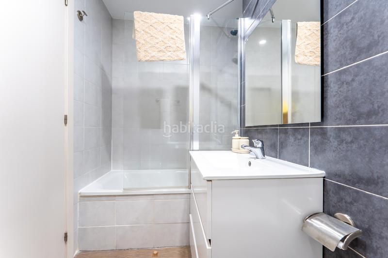 Foto 65df6a3b-b2dd-4037-9ad2-377d302800de. Rent penthouse in calle de isabel clara eugenia 43 in Madrid