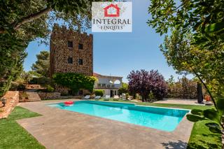 Xalet a Vall-llobrega. Gran casa a vall-lobrega