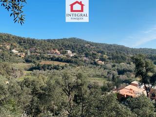 Terreny residencial a Carrer de la tramontana 33. Parcela urbanizada vall-llobrega