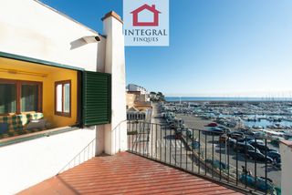 Casa adossada a El Pedró. Casa en primera línea con vista mar
