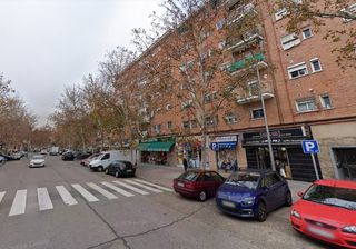 Local Comercial a Calle de Guillermo Pingarron