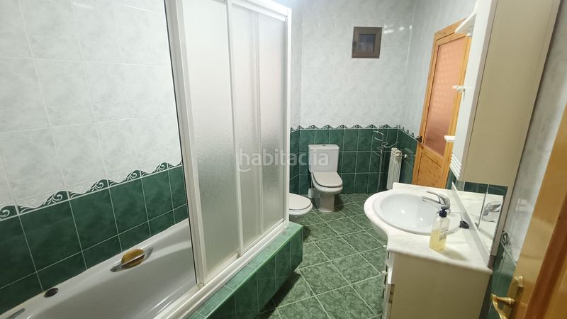 Foto 4374a684-bc01-4abf-8a73-0b4a777040e8. Casa amb calefacció aparcament a Cañamero