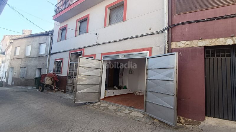 Foto b67a4ea8-4a4d-4e1b-810a-60273627db37. Casa amb calefacció aparcament a Cañamero