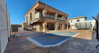 Chalet  Los arroyos. Chalet en venta en ronda, 4 dormitorios.