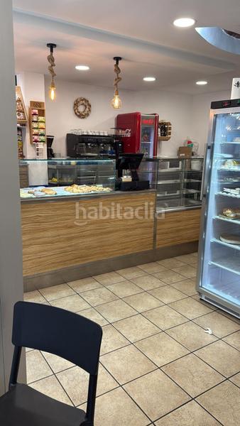 Foto 5d6af41f-7ab5-4942-ab25-39d4d63fd3dc. Alquiler local comercial traspaso de cafetería panadería en Sant Boi de Llobregat